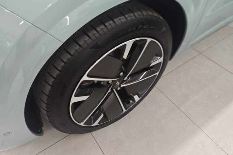Used Li Auto L6 2025 Max Smart Refresh Edition Left Front Wheel Hub