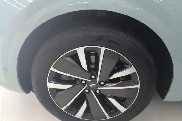 Used Li Auto L6 2025 Pro Smart Refresh Edition Left Front Wheel Hub