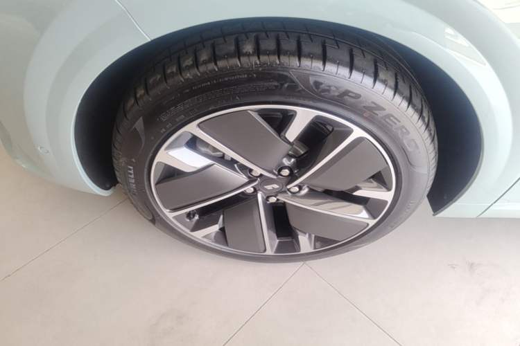 Used Li Auto L6 2025 Pro Smart Refresh Edition Left Front Wheel Hub