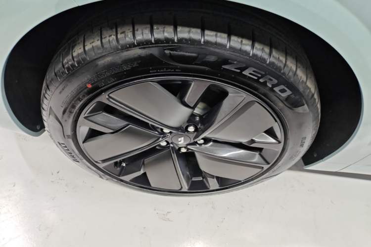 Used Li Auto L6 2025 Max Smart Refresh Edition Left Front Wheel Hub