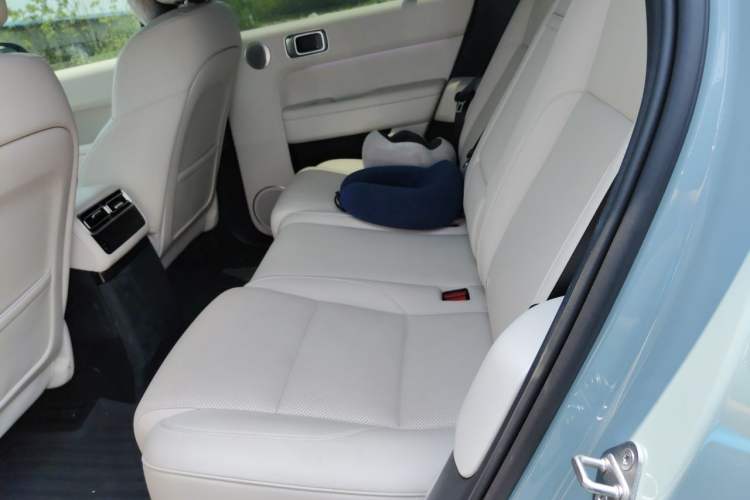 Used Li Auto L6 2025 Pro Smart Refresh Edition Left Rear Seat