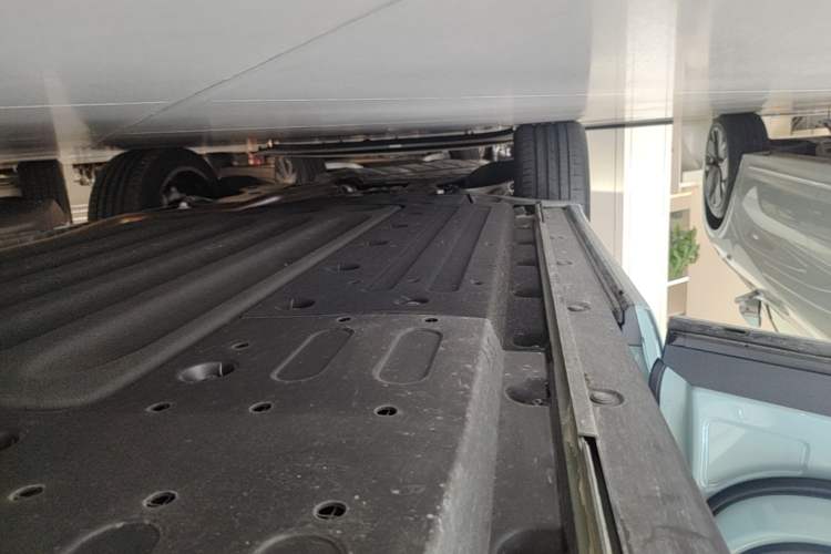 Used Li Auto L6 2025 Pro Smart Refresh Edition Left Side Sill