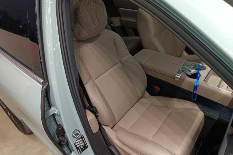 Used Li Auto L6 2025 Pro Smart Refresh Edition Right Front Seat