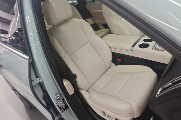 Used Li Auto L6 2025 Max Smart Refresh Edition Right Front Seat