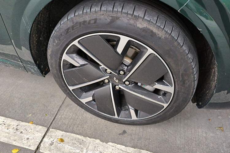 Used Li Auto L6 2025 Max Smart Refresh Edition Right Front Wheel Hub