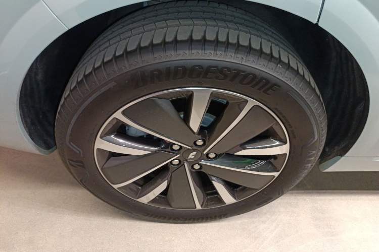 Used Li Auto L6 2025 Pro Smart Refresh Edition Right Rear Wheel Hub