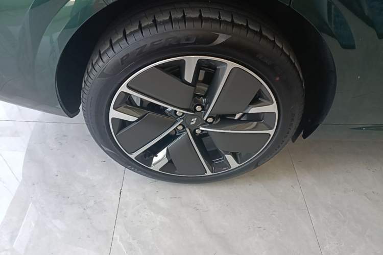 Used Li Auto L6 2025 Max Smart Refresh Edition Right Rear Wheel Hub