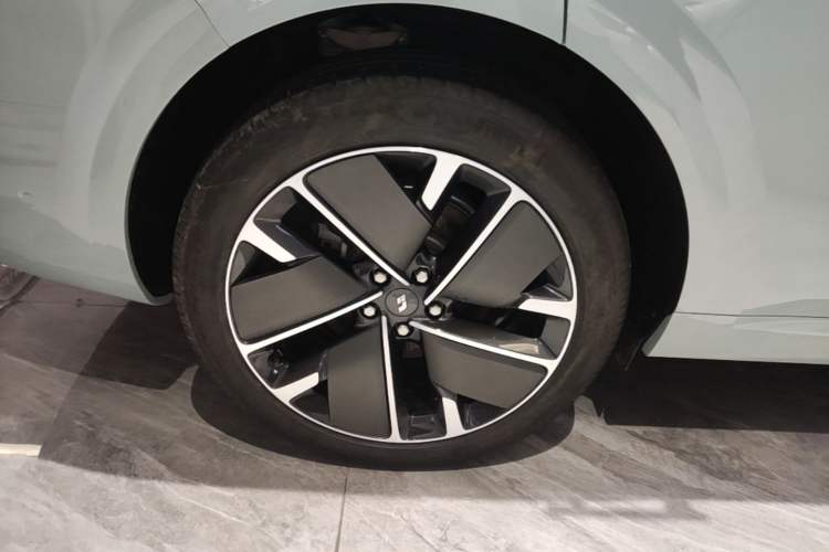 Used Li Auto L6 2025 Max Smart Refresh Edition Right Rear Wheel Hub