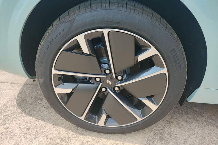 Used Li Auto L6 2025 Pro Smart Refresh Edition Right Rear Wheel Hub
