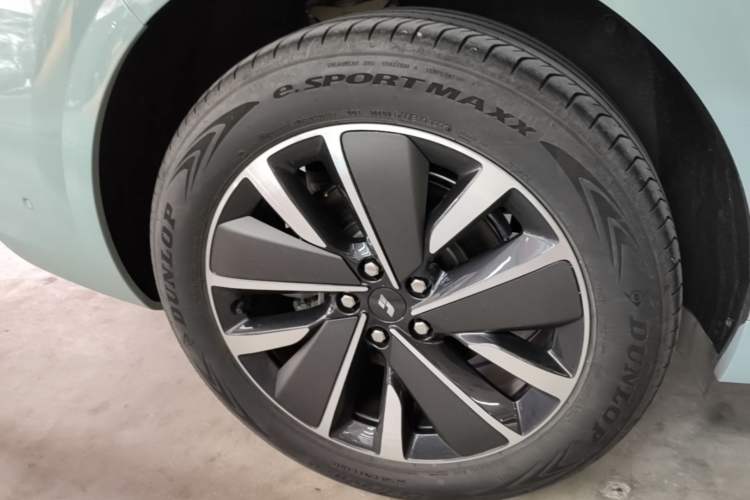 Used Li Auto L6 2025 Max Smart Refresh Edition Right Rear Wheel Hub