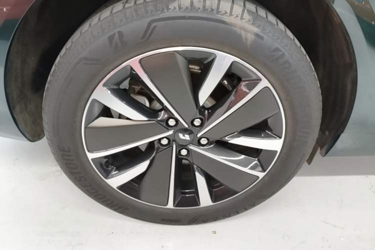 Used Li Auto L6 2025 Max Smart Refresh Edition Right Rear Wheel Hub
