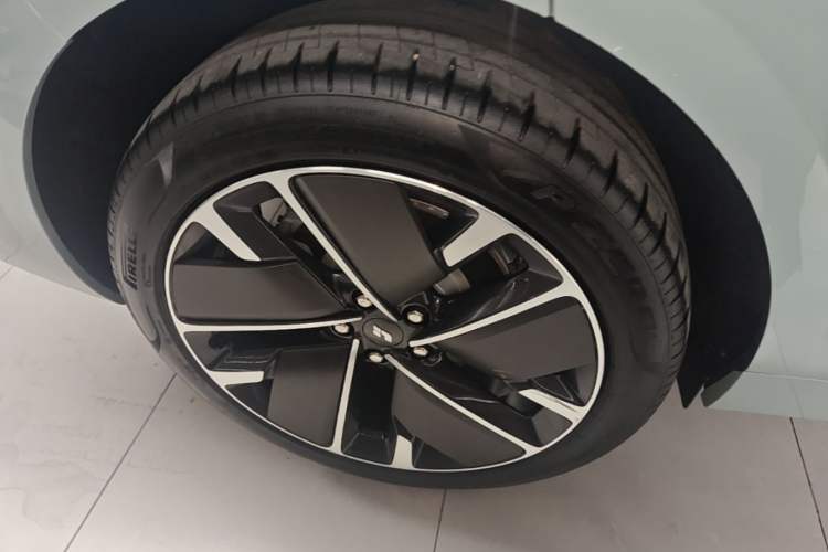 Used Li Auto L6 2025 Max Smart Refresh Edition Right Rear Wheel Hub