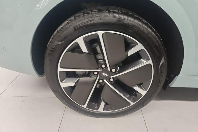 Used Li Auto L6 2025 Max Smart Refresh Edition Right Rear Wheel Hub