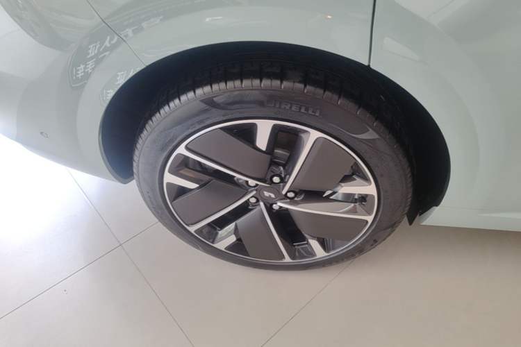 Used Li Auto L6 2025 Pro Smart Refresh Edition Right Rear Wheel Hub