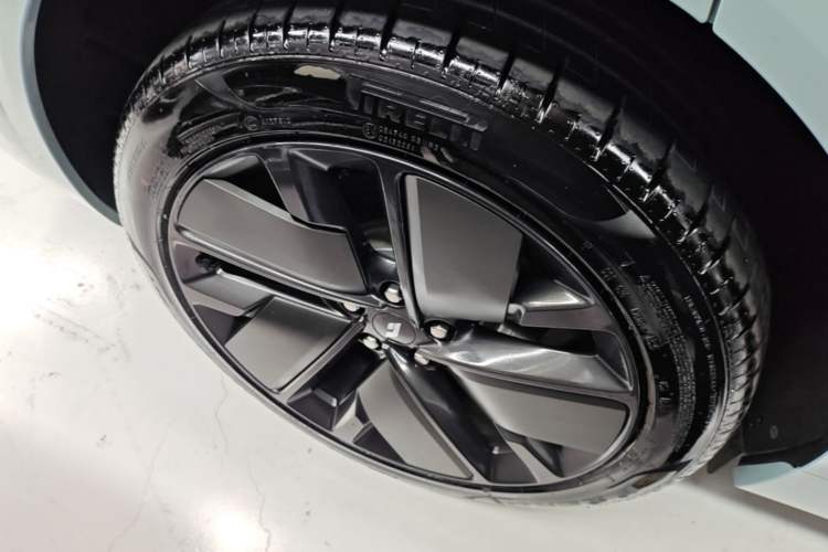 Used Li Auto L6 2025 Max Smart Refresh Edition Right Rear Wheel Hub