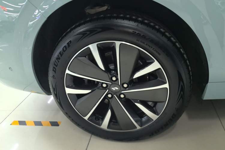 Used Li Auto L6 2025 Max Smart Refresh Edition Right Rear Wheel Hub