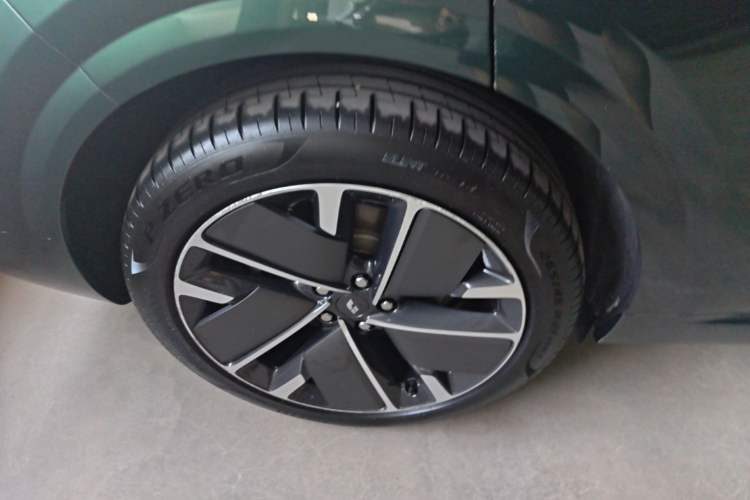 Used Li Auto L6 2025 Max Smart Refresh Edition Right Rear Wheel Hub