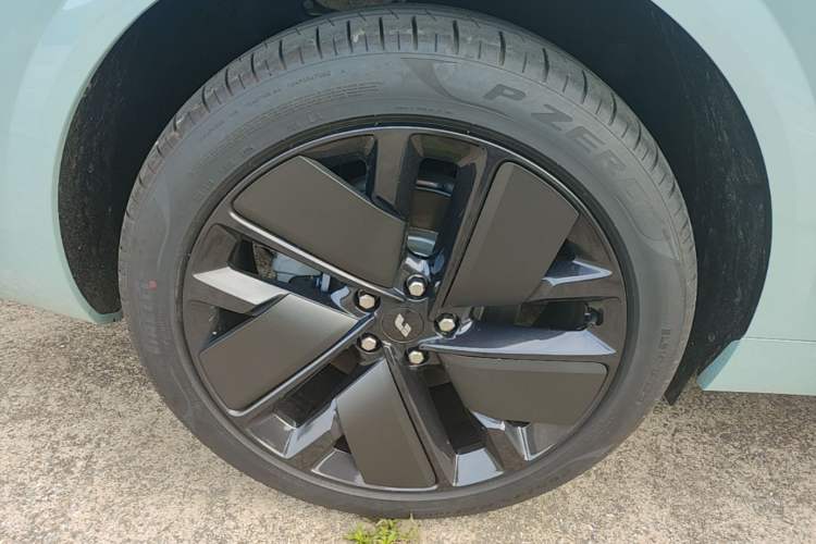 Used Li Auto L6 2025 Max Smart Refresh Edition Right Rear Wheel Hub