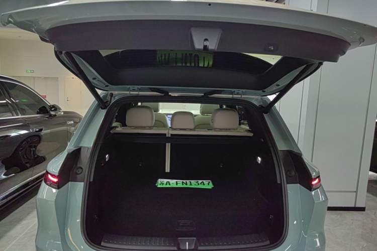 Used Li Auto L6 2025 Pro Smart Refresh Edition Trunk