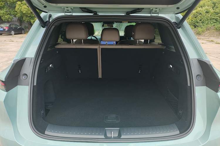 Used Li Auto L6 2025 Pro Smart Refresh Edition Trunk
