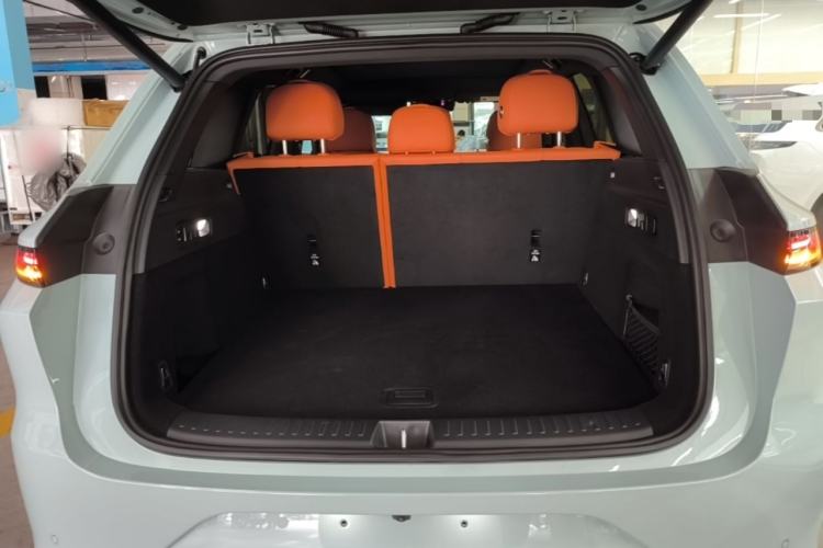 Used Li Auto L6 2025 Max Smart Refresh Edition Trunk