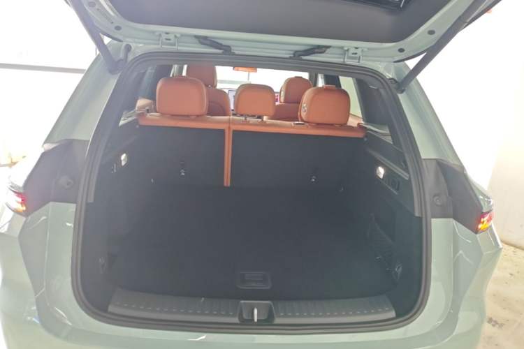 Used Li Auto L6 2025 Max Smart Refresh Edition Trunk