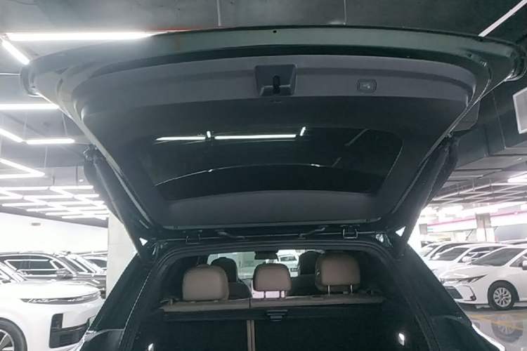 Used Li Auto L6 2025 Pro Smart Refresh Edition Trunk