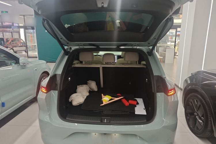 Used Li Auto L6 2025 Max Smart Refresh Edition Trunk