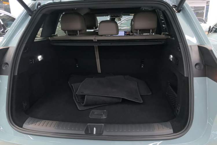 Used Li Auto L6 2025 Max Smart Refresh Edition Trunk