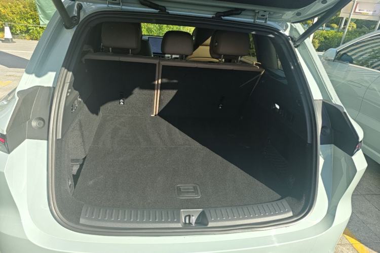 Used Li Auto L6 2025 Pro Smart Refresh Edition Trunk