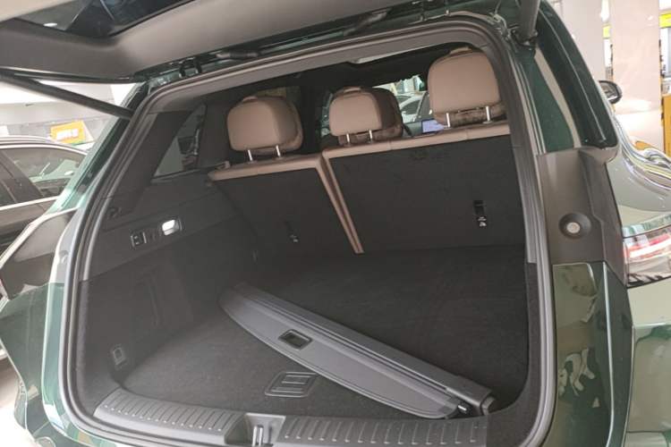 Used Li Auto L6 2025 Pro Smart Refresh Edition Trunk