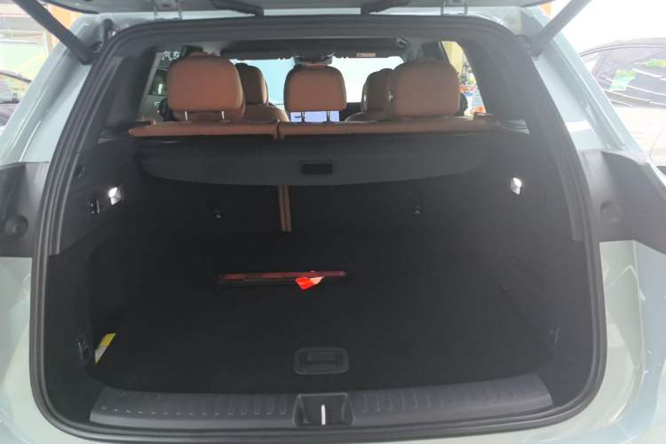 Used Li Auto L6 2025 Pro Smart Refresh Edition Trunk