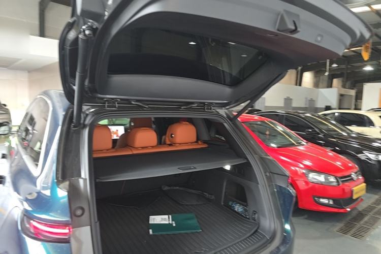 Used Li Auto L6 2025 Pro Smart Refresh Edition Trunk