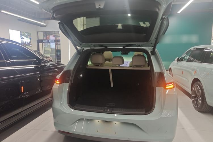 Used Li Auto L6 2025 Max Smart Refresh Edition Trunk