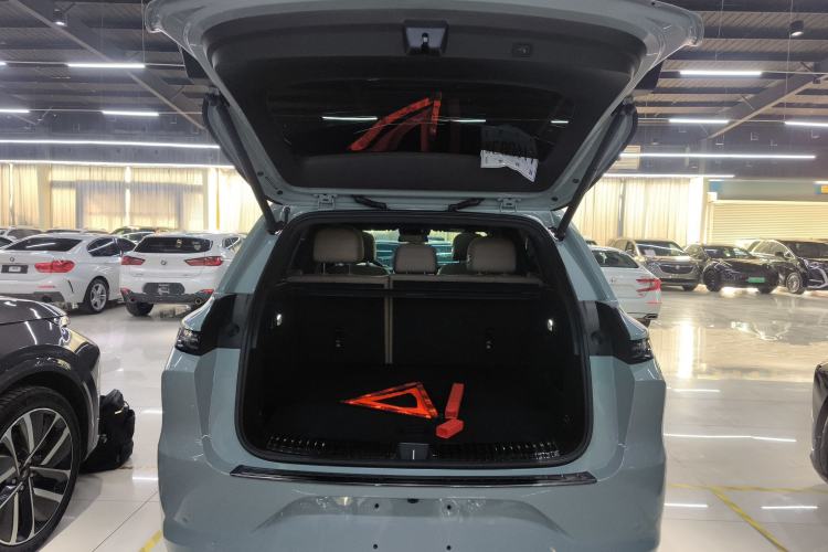 Used Li Auto L6 2025 Max Smart Refresh Edition Trunk