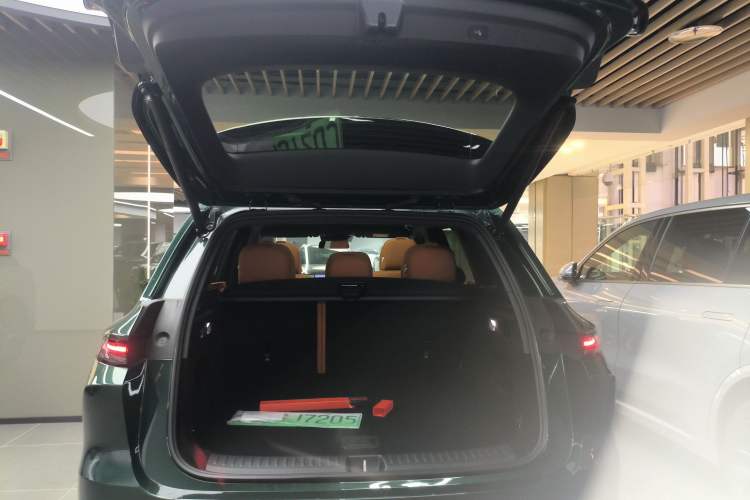 Used Li Auto L6 2025 Max Smart Refresh Edition Trunk