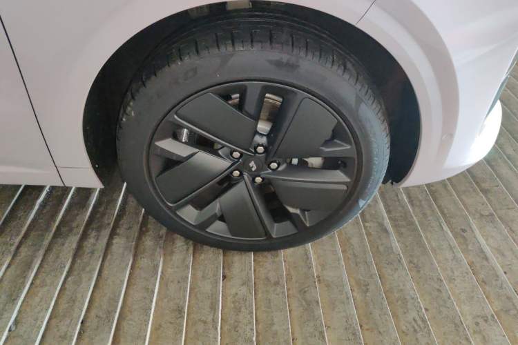 Used Li Auto L6 2025 Max Smart Refresh Edition Right Front Wheel Hub