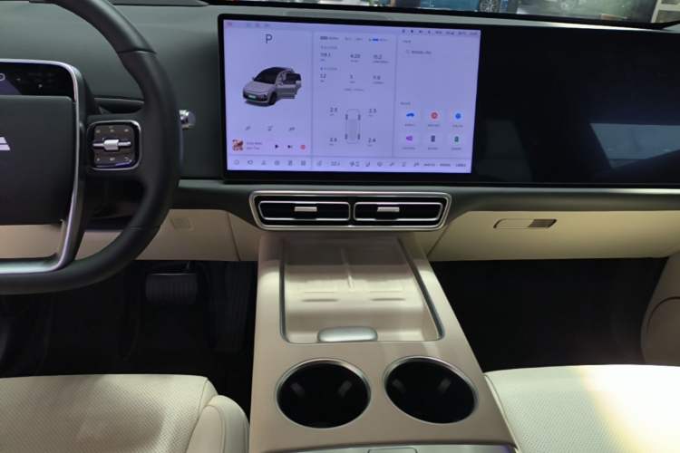 Used Li Auto L6 2025 Pro Smart Refresh Edition Audio And AC Panel