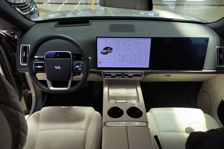 Used Li Auto L6 2025 Pro Smart Refresh Edition Center Console