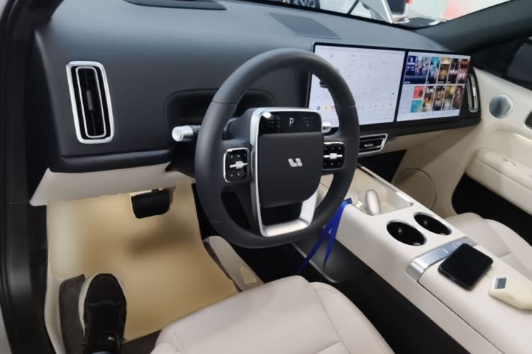 Used Li Auto L6 2025 Pro Smart Refresh Edition Center Console