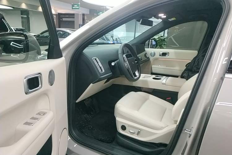 Used Li Auto L6 2025 Pro Smart Refresh Edition Driver Seat