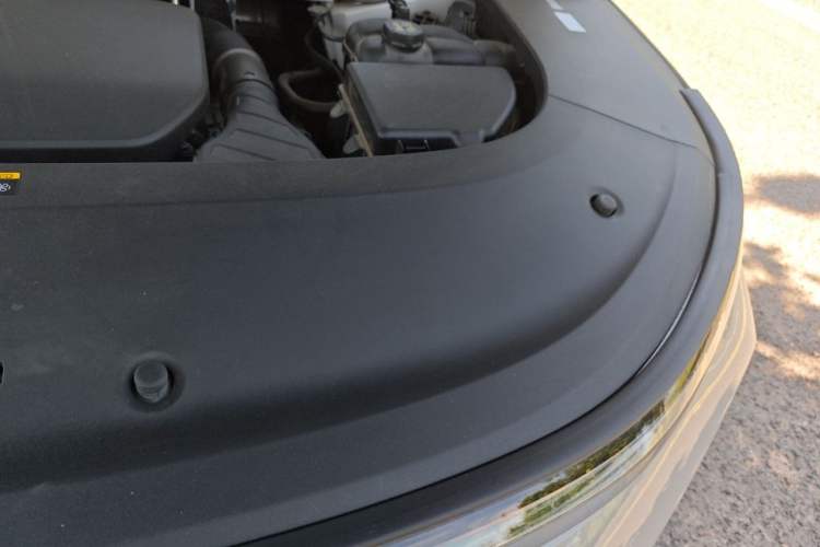 Used Li Auto L6 2025 Pro Smart Refresh Edition Engine Bay Left