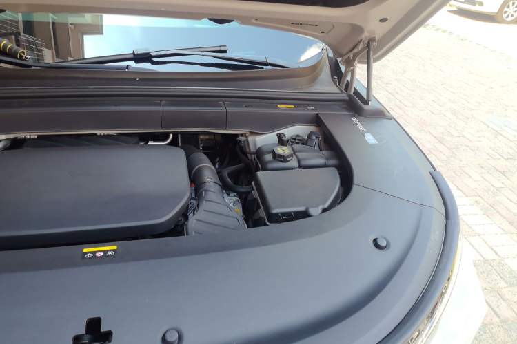 Used Li Auto L6 2025 Max Smart Refresh Edition Engine Bay Left