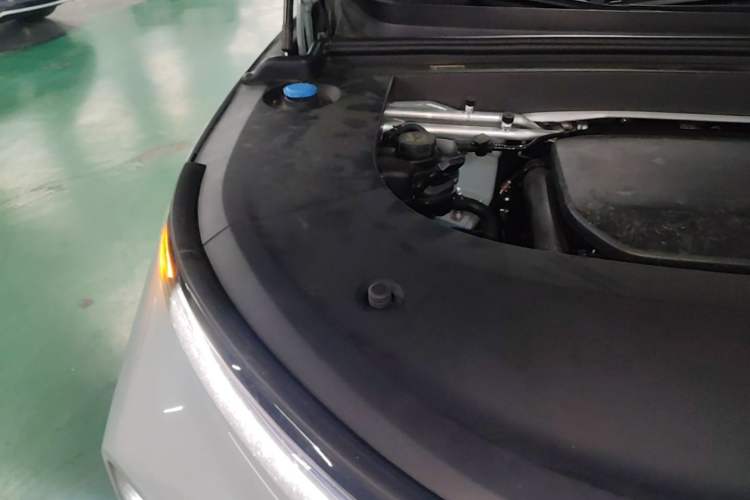 Used Li Auto L6 2025 Max Smart Refresh Edition Engine Bay Right
