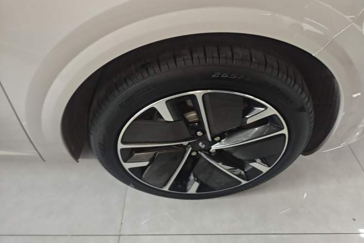 Used Li Auto L6 2025 Max Smart Refresh Edition Exterior 4