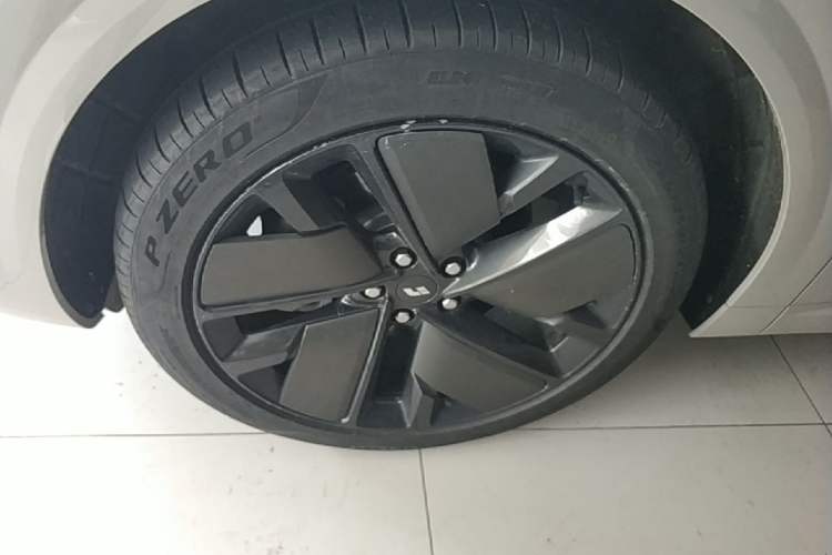 Used Li Auto L6 2025 Max Smart Refresh Edition Exterior 4