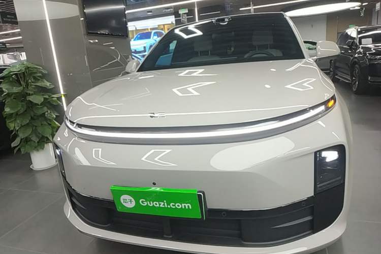Used Li Auto L6 2025 Pro Smart Refresh Edition Front