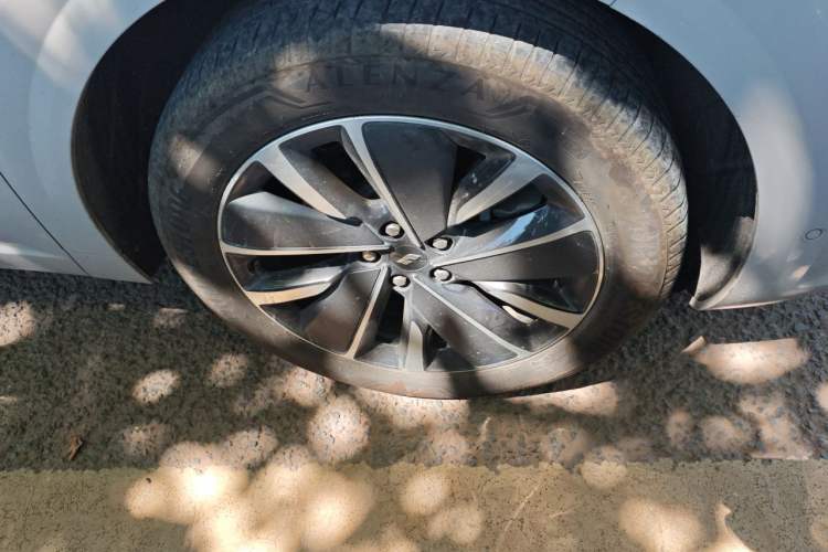 Used Li Auto L6 2025 Pro Smart Refresh Edition Right Front Wheel Hub