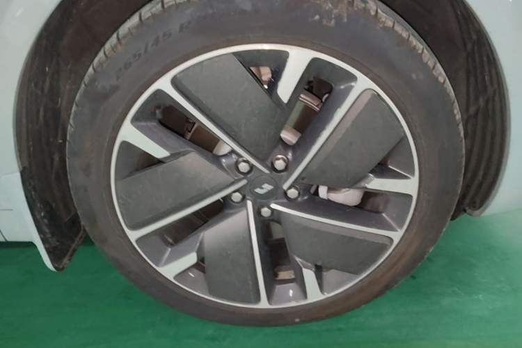 Used Li Auto L6 2025 Max Smart Refresh Edition Right Front Wheel Hub