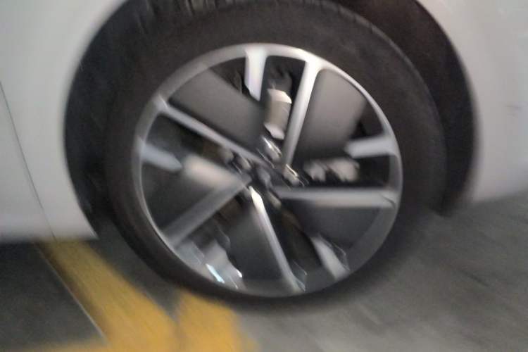 Used Li Auto L6 2025 Max Smart Refresh Edition Right Front Wheel Hub